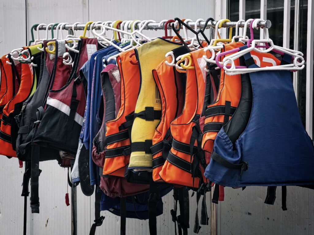 Beginner kayak basics. PFD's Personal Floatation Devices, Life Vests